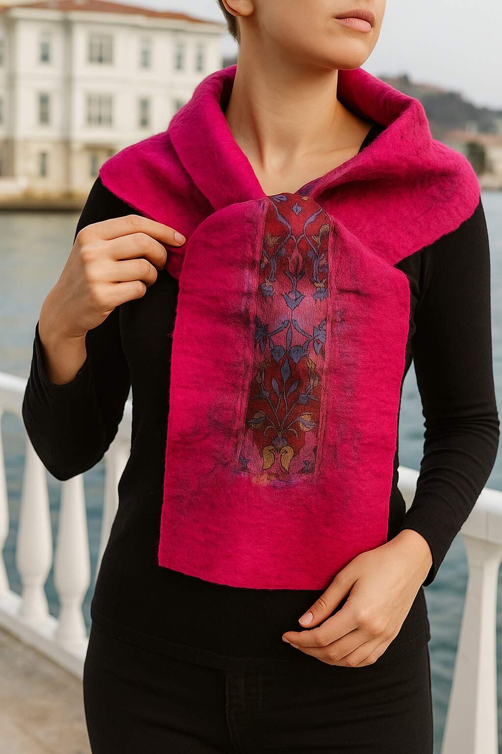 Doran Serisi Keçe & İpek Atkı / Runner Fuşya