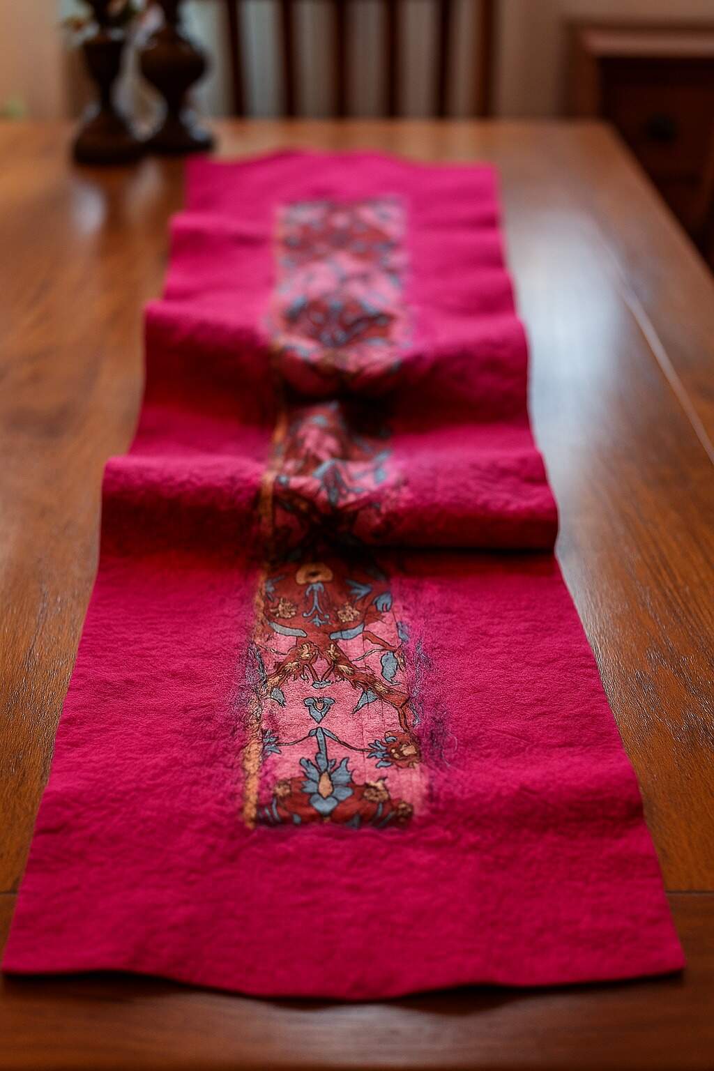 Doran Serisi Keçe & İpek Atkı / Runner Fuşya