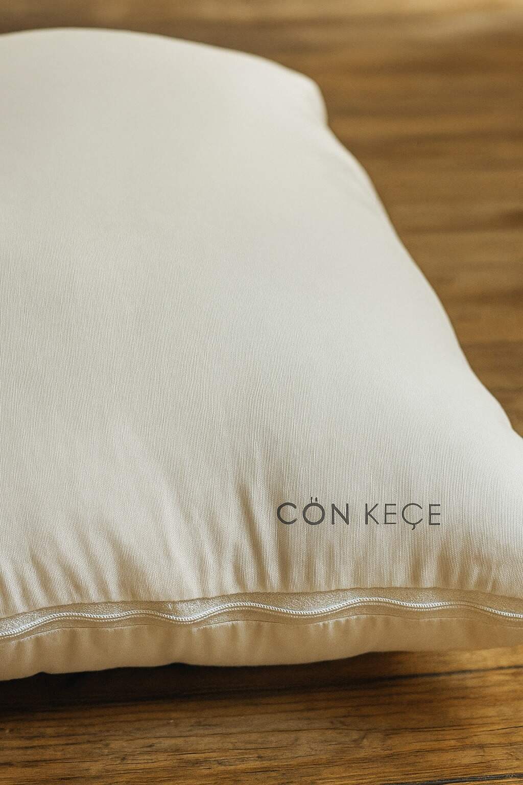 3  Adet Yün Yastık